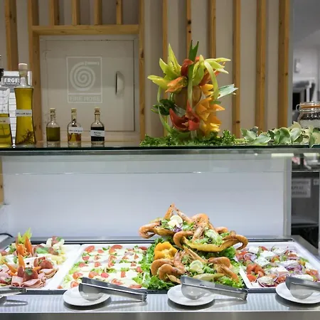 Отель Club Zante Plaza
